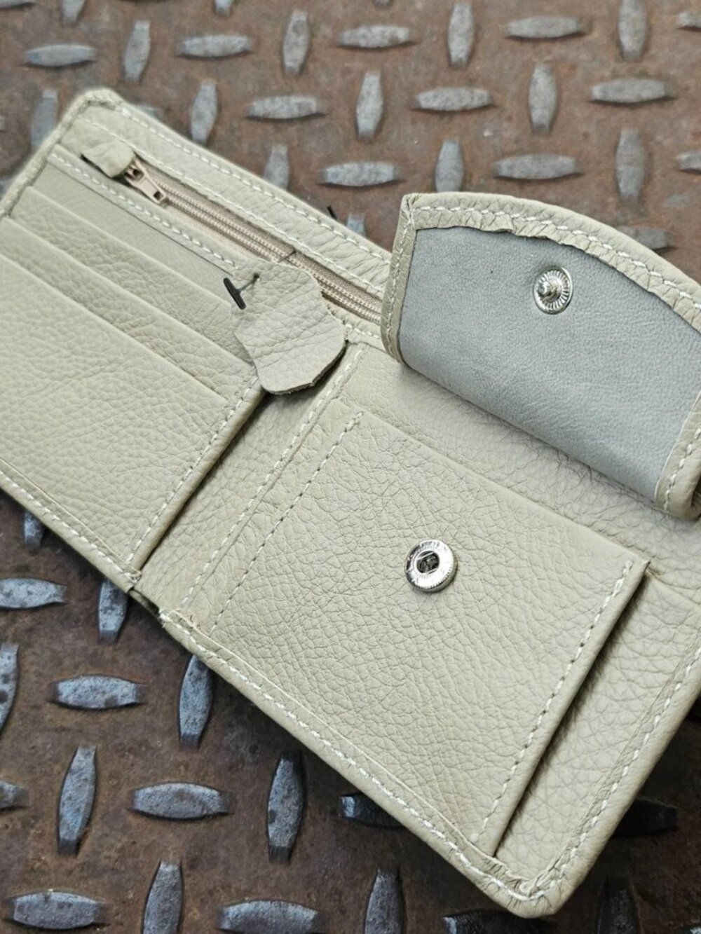 Handmade Billfold Wallet Beige Genuine Leather Bifold Card Holder Purse New - Picture 6 of 12
